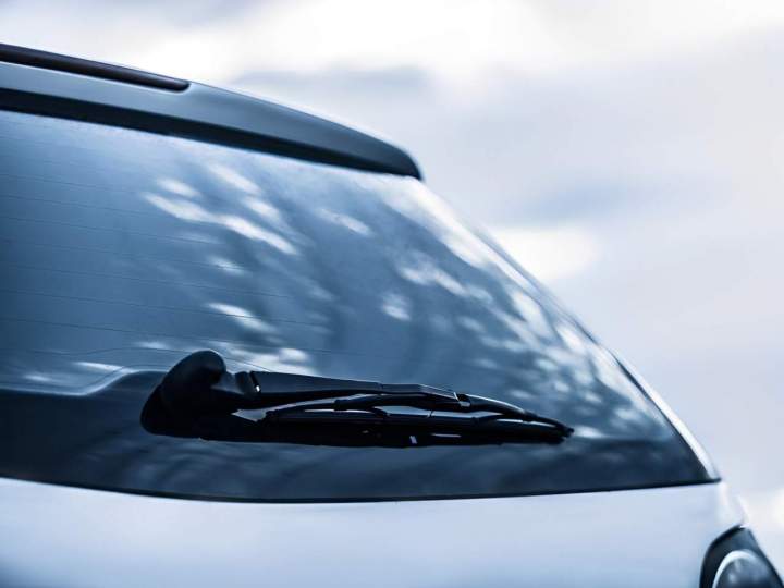 Nouvelle pose de vitres arrières de véhicule pour une visibilité optimale